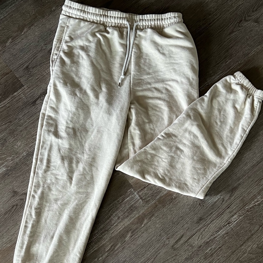 Forever 21 Women’s Large Cream Sweats
